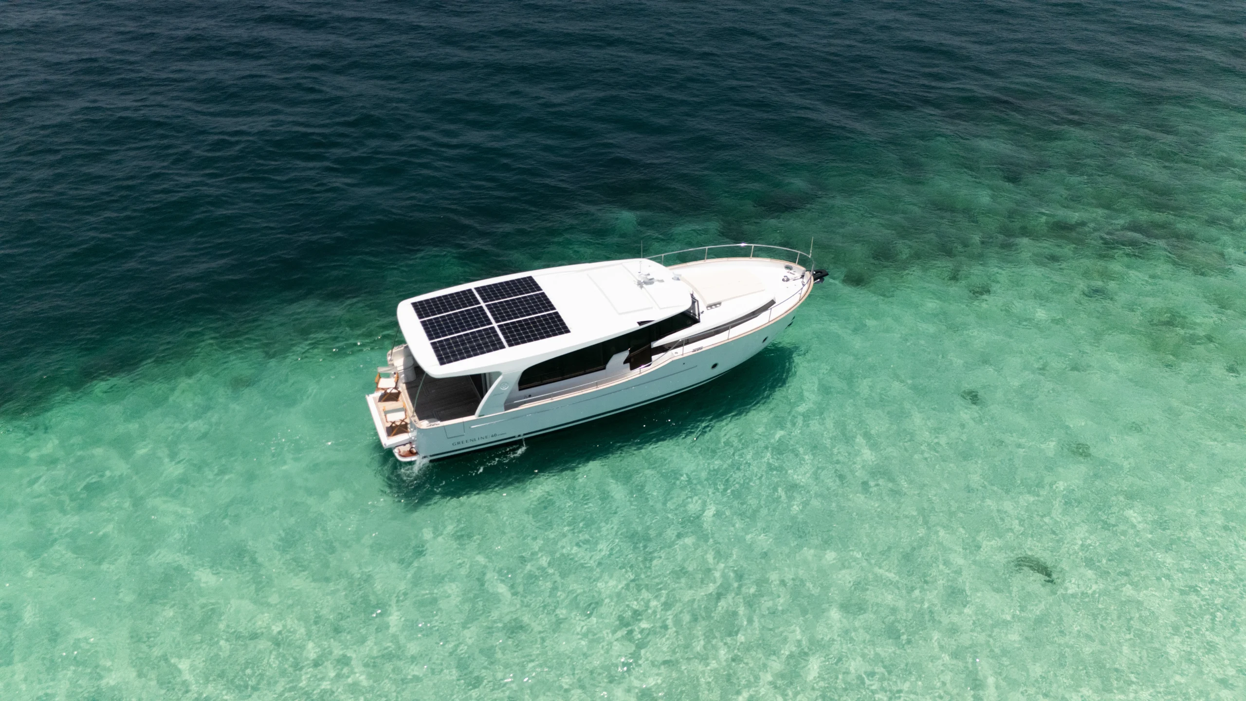 vente-bateau-moteur-greenline-40-2024_11