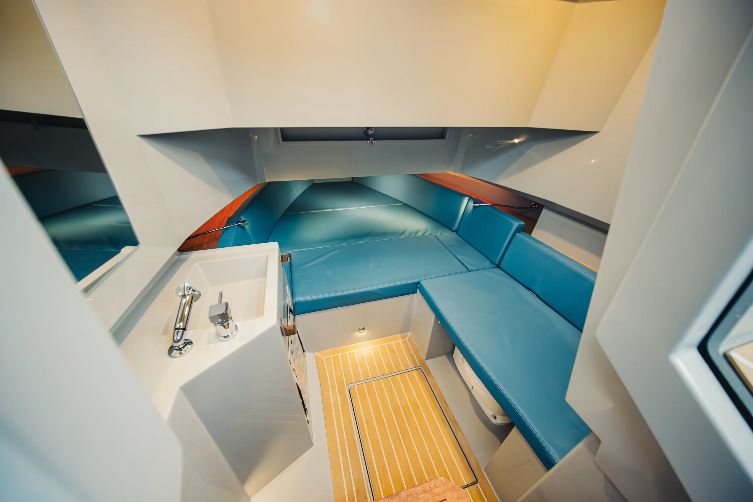 Cabine DAYBOAT DE ANTONIO D29 VAR 8