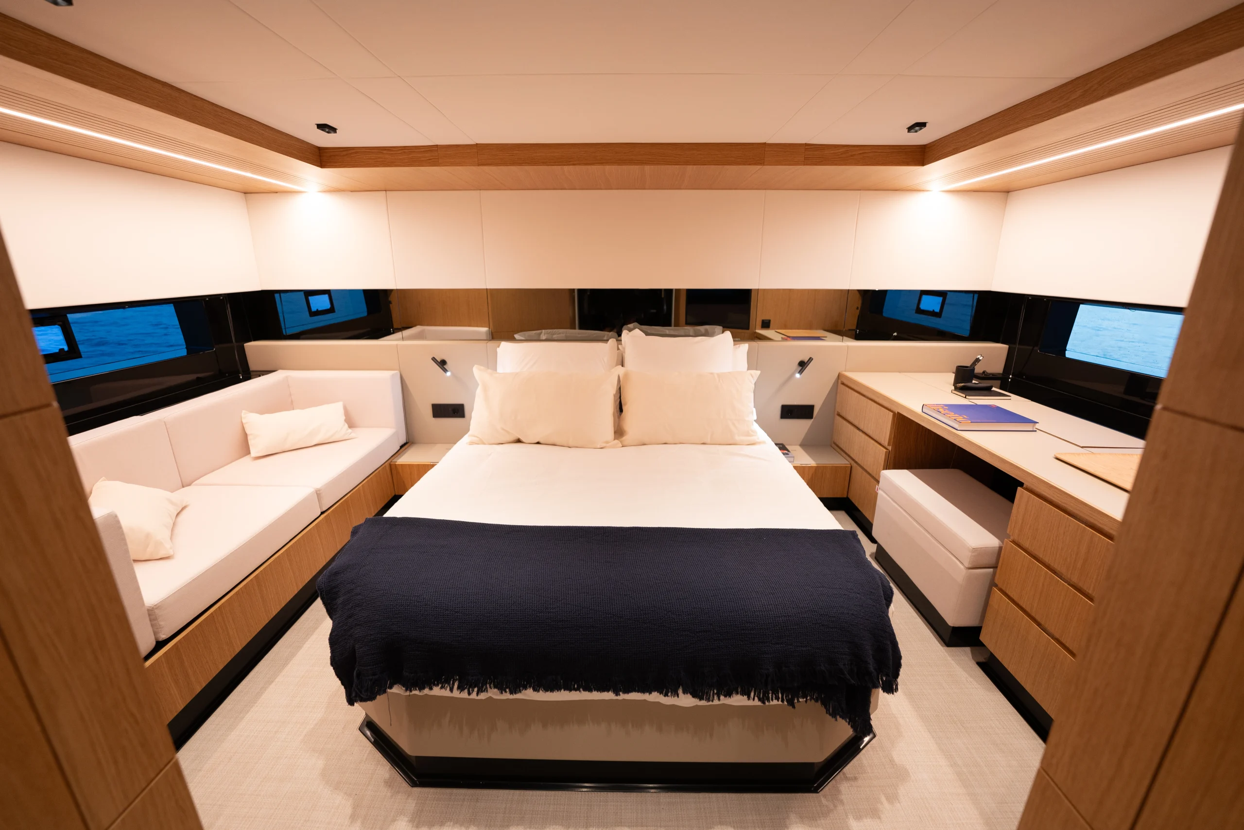 bateau-moteur-horsbord-deantonio-d60_30