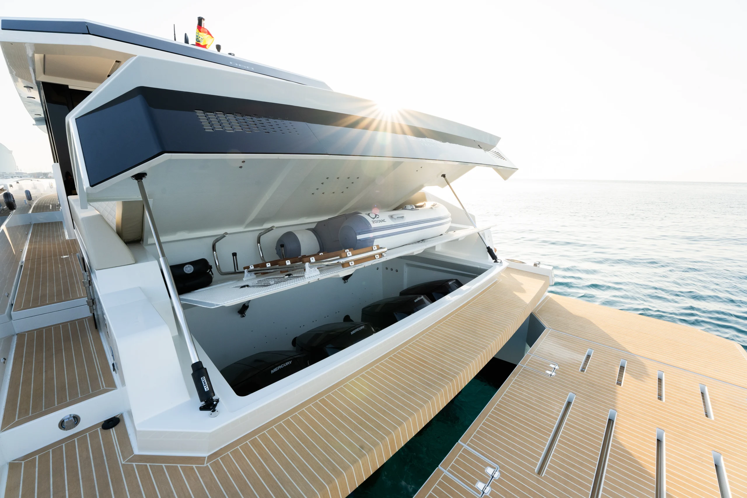 bateau-moteur-horsbord-deantonio-d60_43