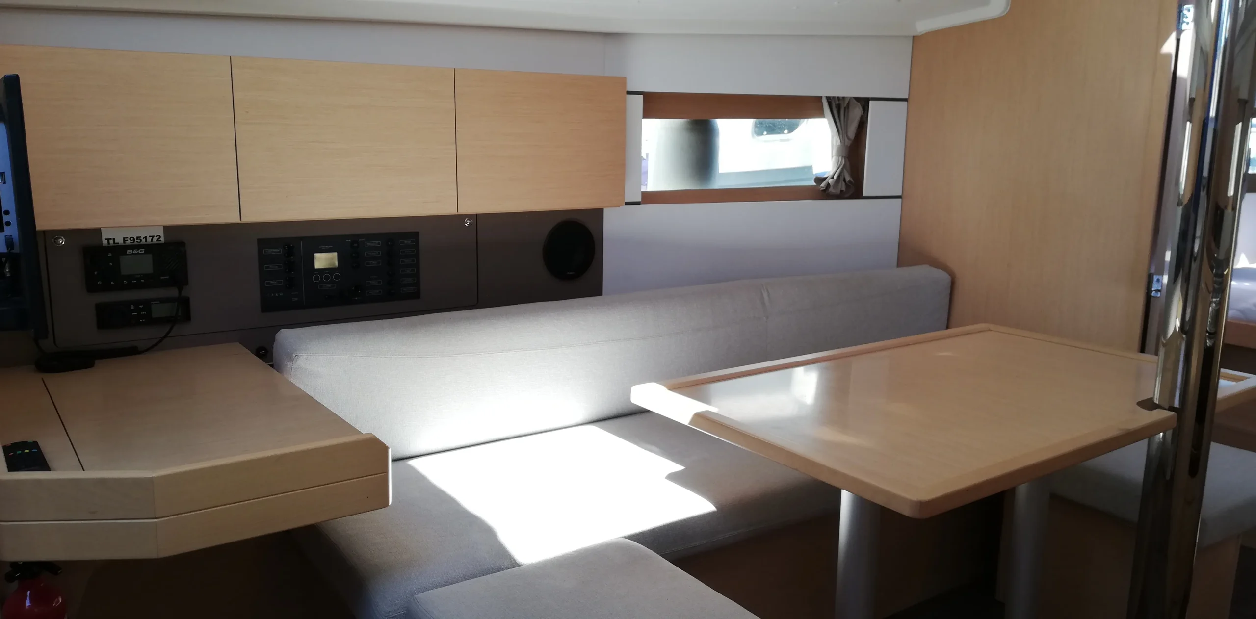 voilier-occasion-beneteau-oceanis-38.1_15