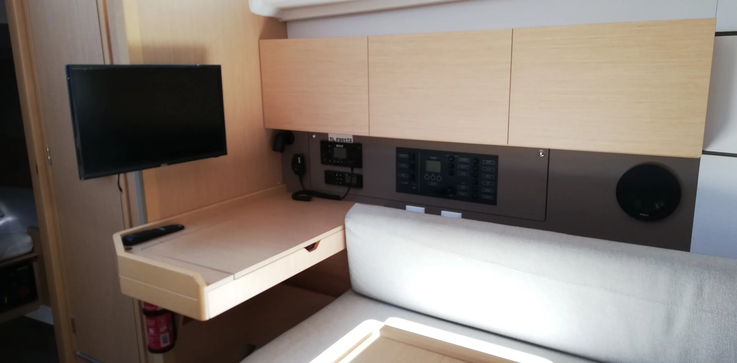 voilier-occasion-beneteau-oceanis-38.1_22