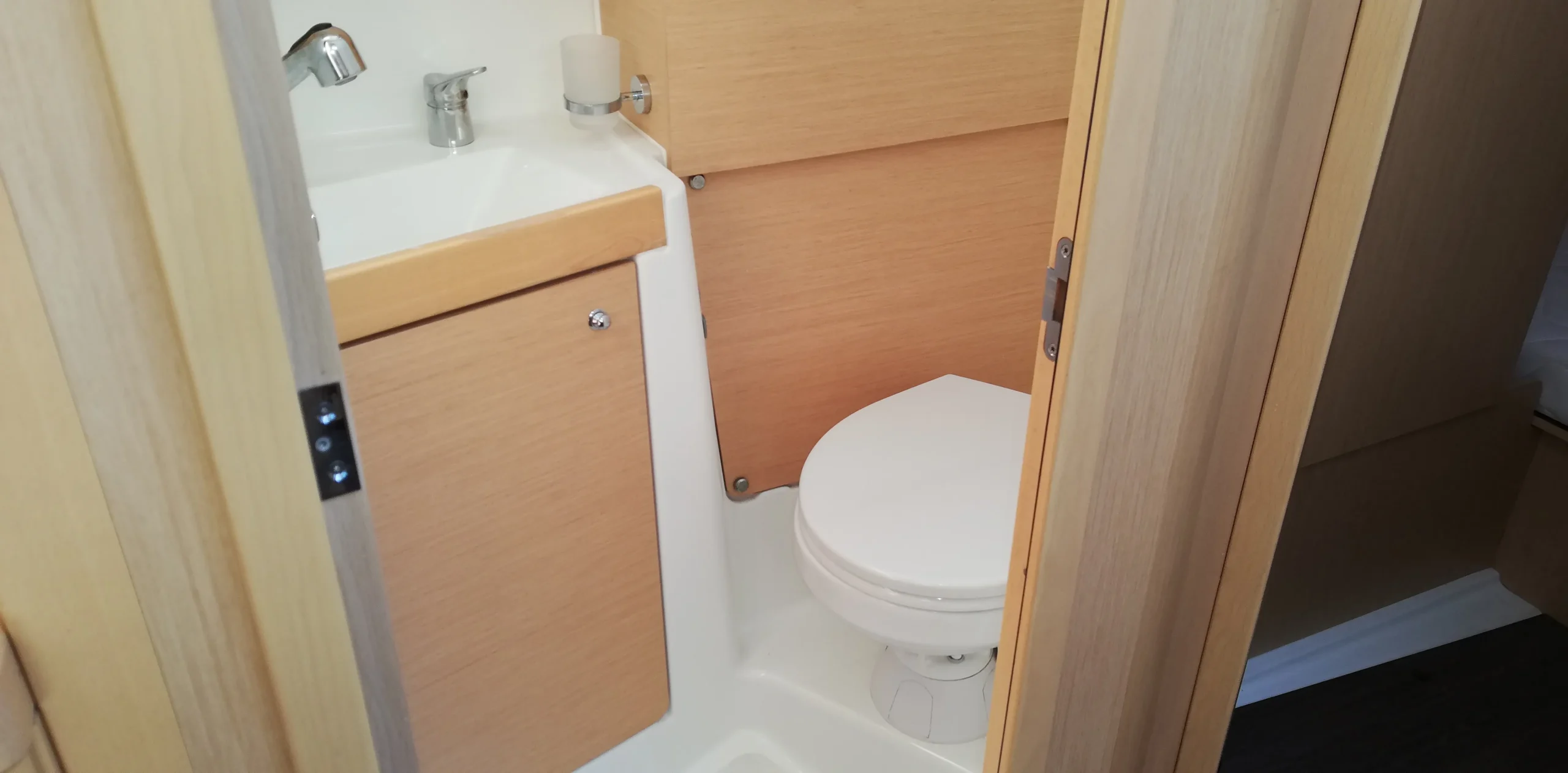 voilier-occasion-beneteau-oceanis-38.1_27