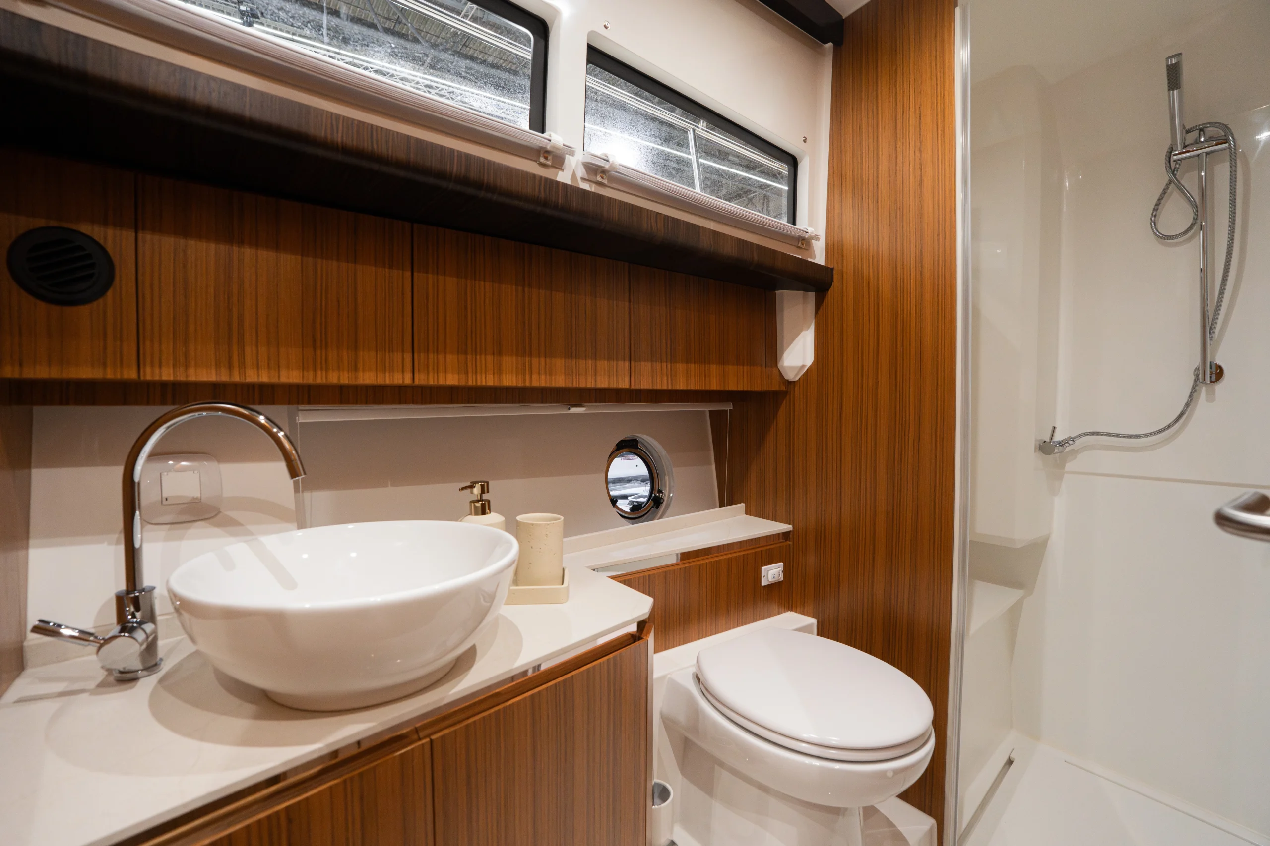 bateaux-greenline-42-snd26_4