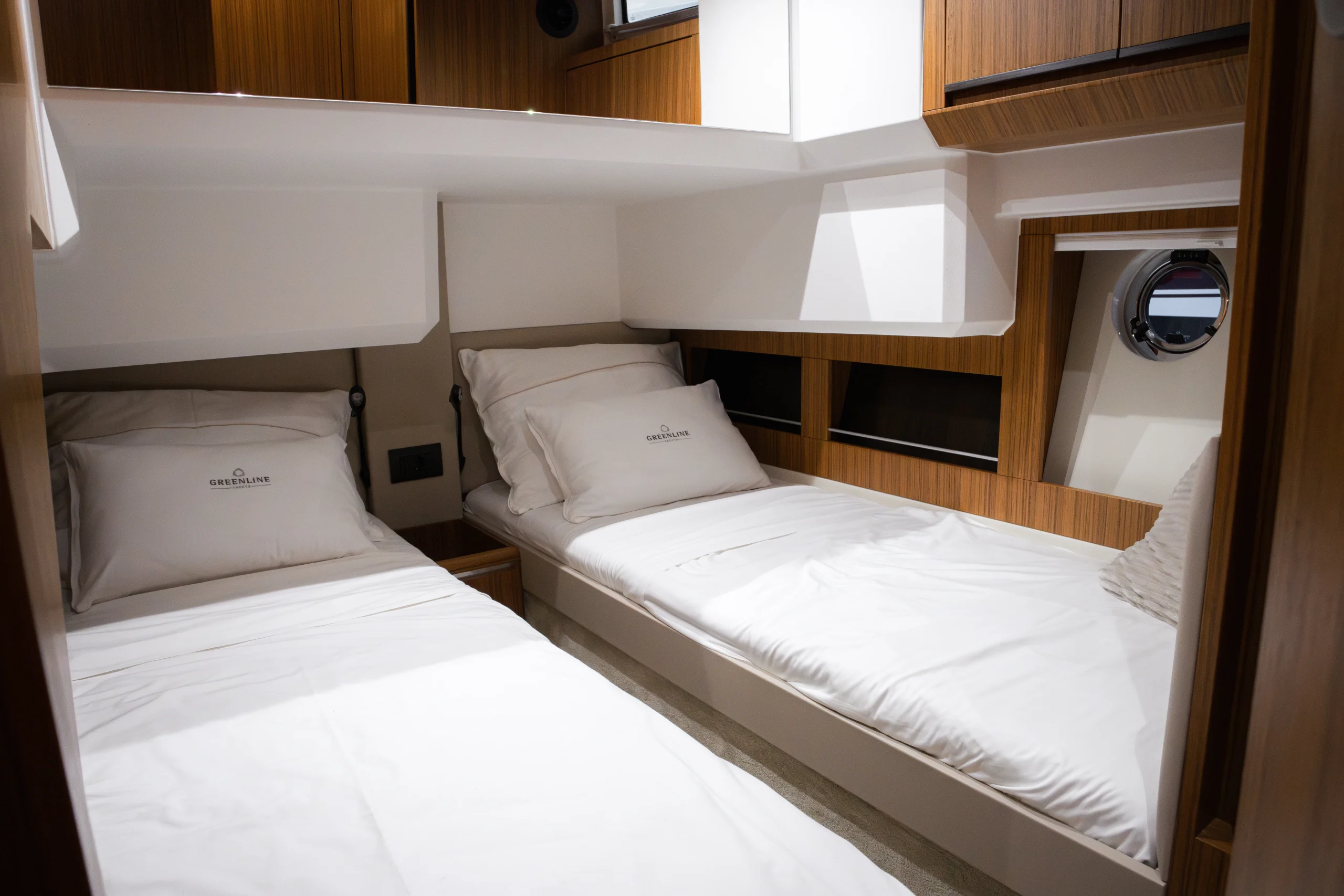 bateaux-greenline-42-snd26_6