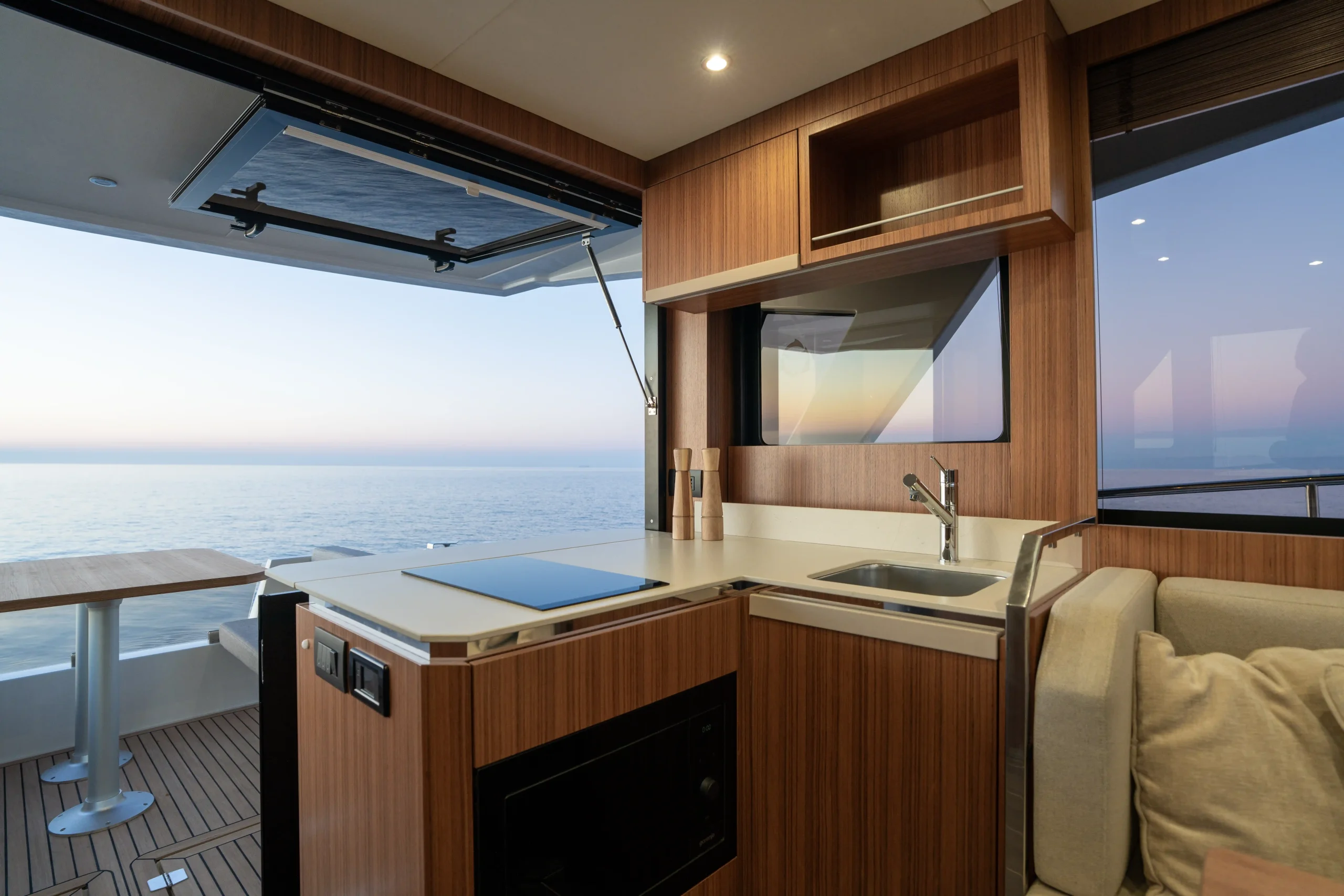 bateau-trawler-greenline-42-france_24