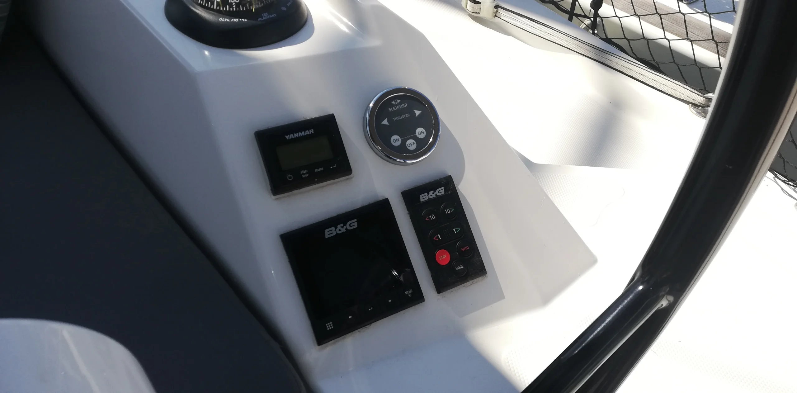 voilier-bavaria-c38-location-var_alaia (10)