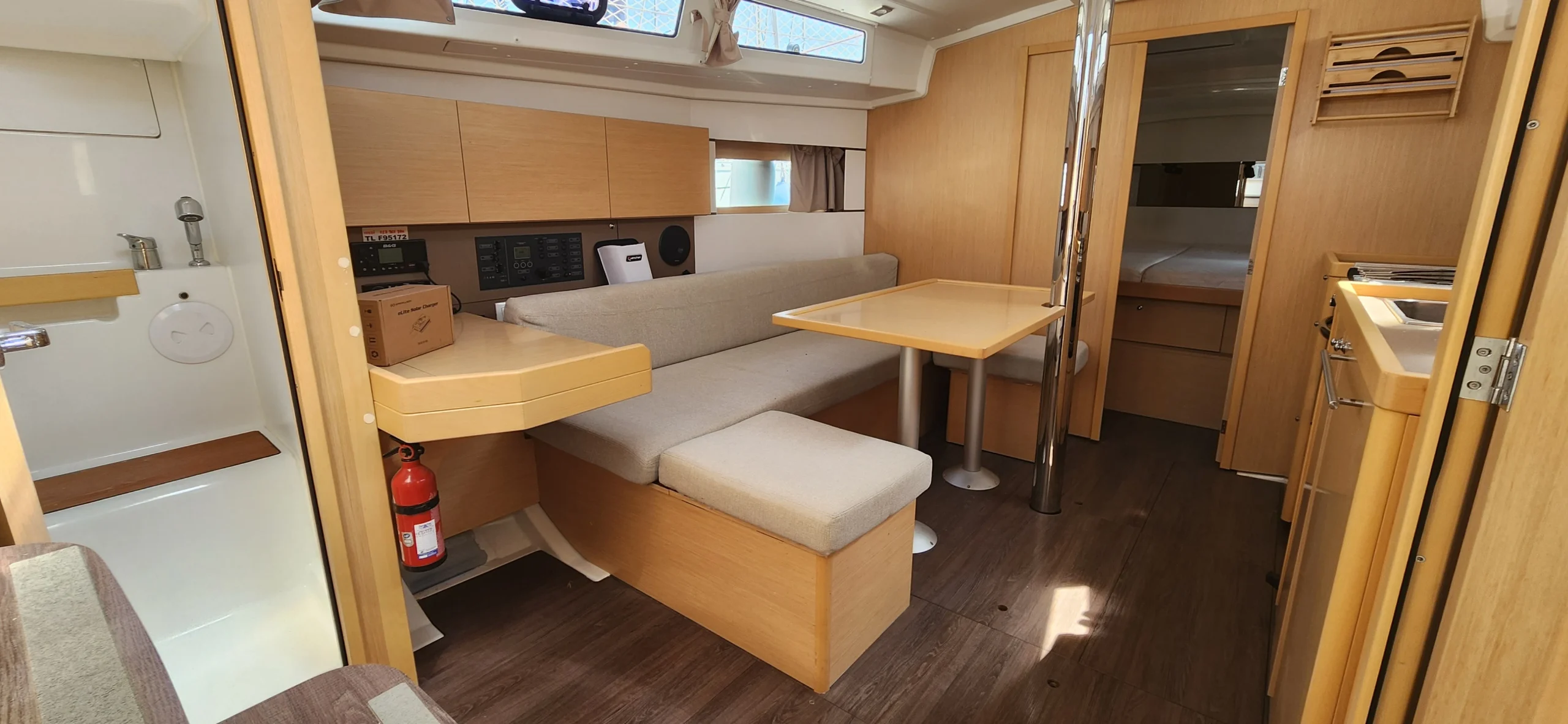 voilier-occasion-beneteau-oceanis-38-1-méditerranée_11