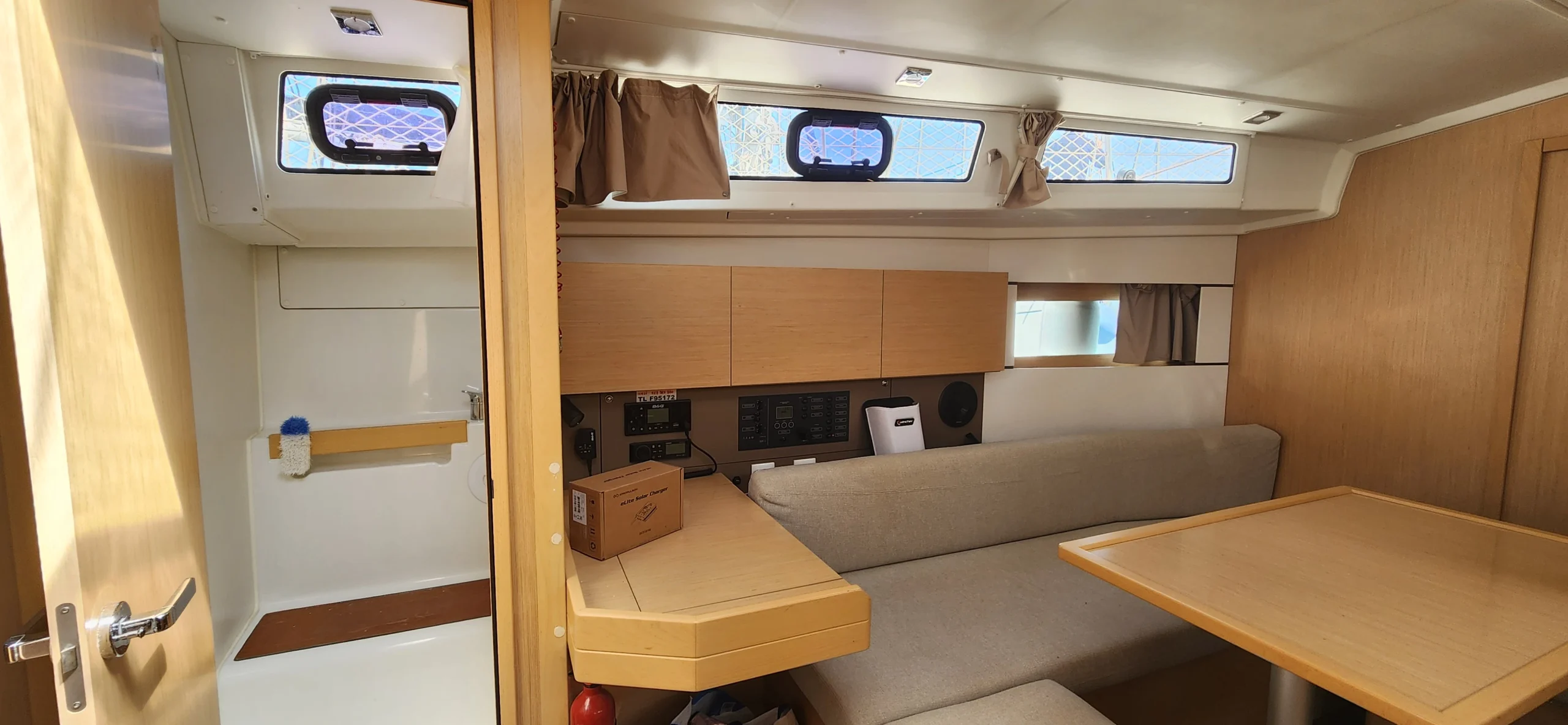 voilier-occasion-beneteau-oceanis-38-1-méditerranée_12