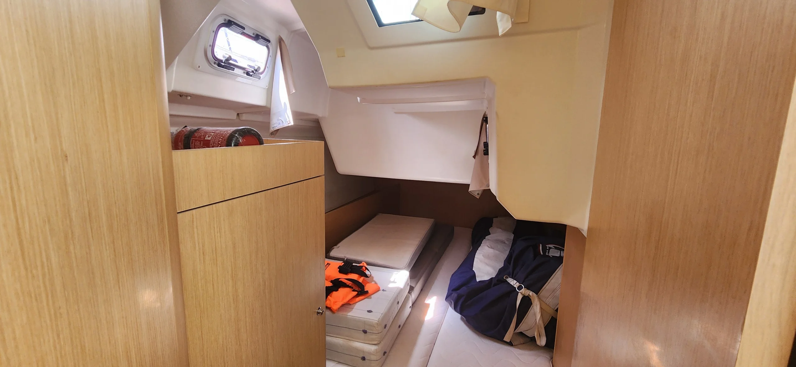 voilier-occasion-beneteau-oceanis-38-1-méditerranée_16