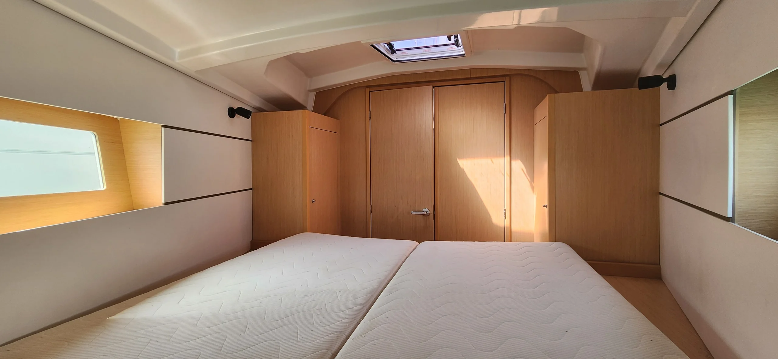 voilier-occasion-beneteau-oceanis-38-1-méditerranée_21
