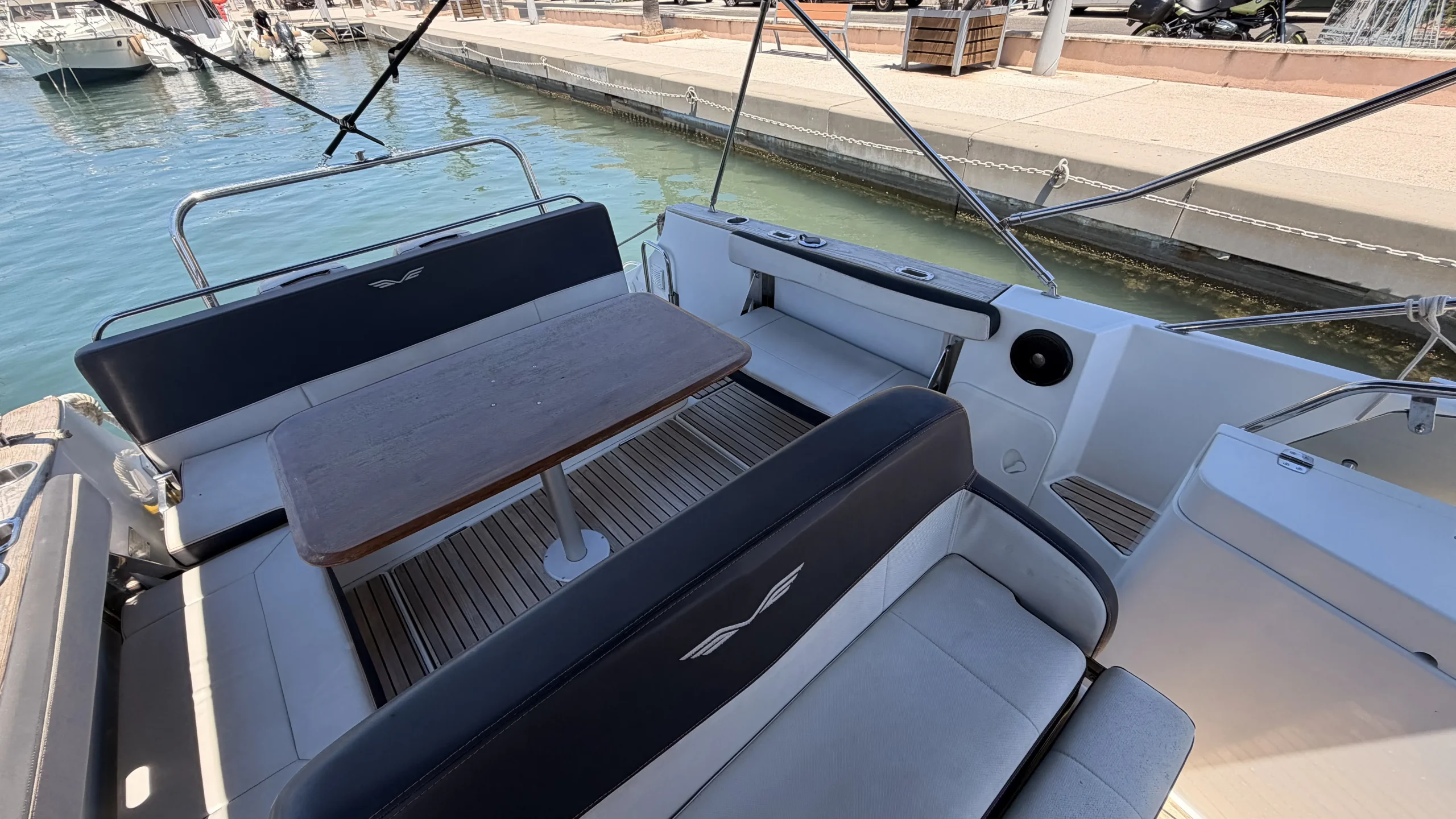 bateau-beneteau-flyer-8-8-sundeck-occasion_14