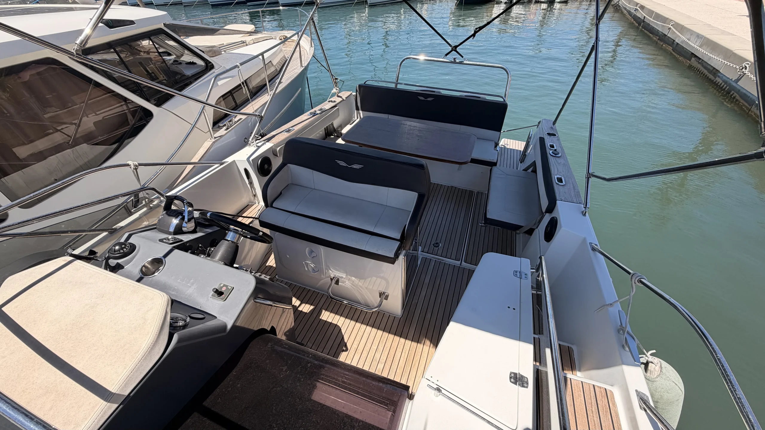 bateau-beneteau-flyer-8-8-sundeck-occasion_19