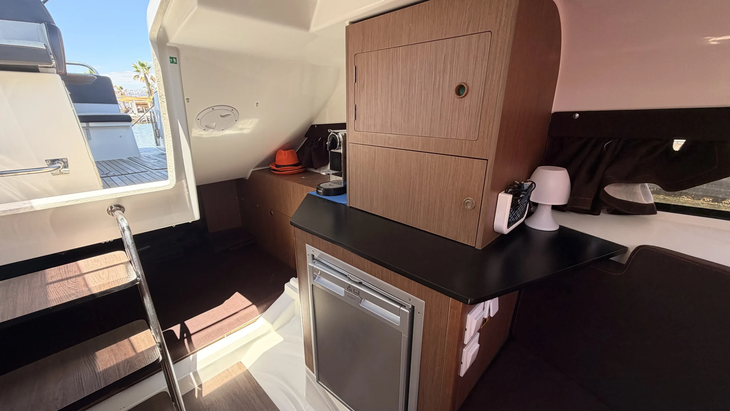 bateau-beneteau-flyer-8-8-sundeck-occasion_23