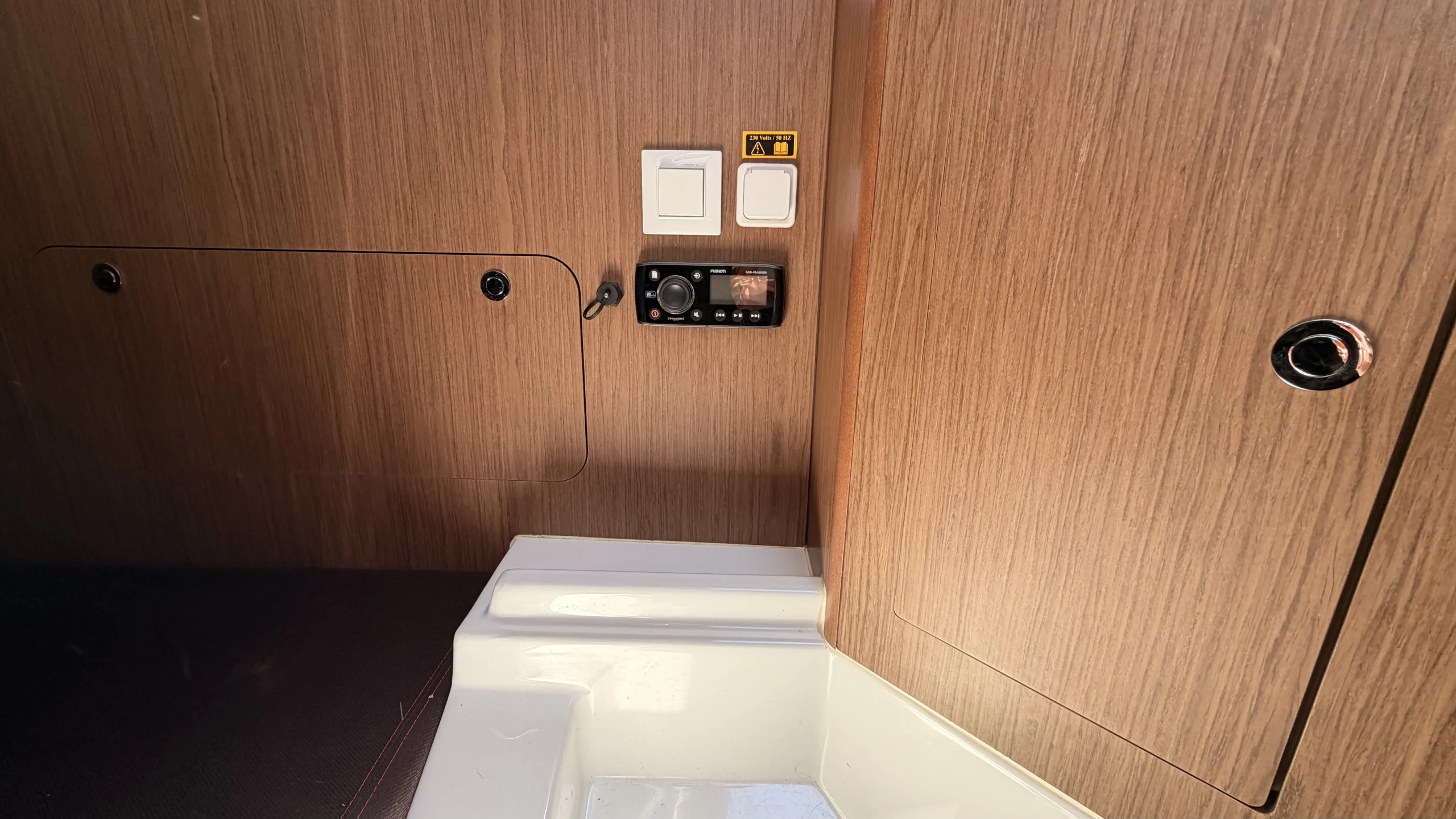 bateau-beneteau-flyer-8-8-sundeck-occasion_24