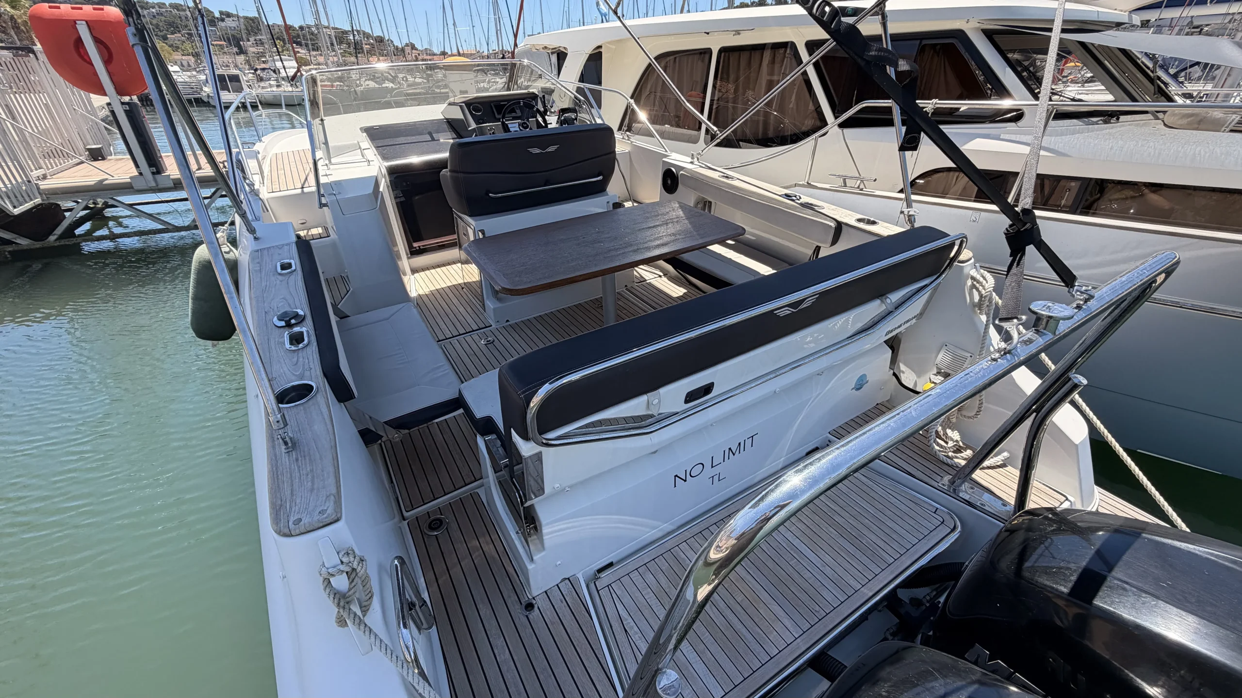 bateau-beneteau-flyer-8-8-sundeck-occasion_4