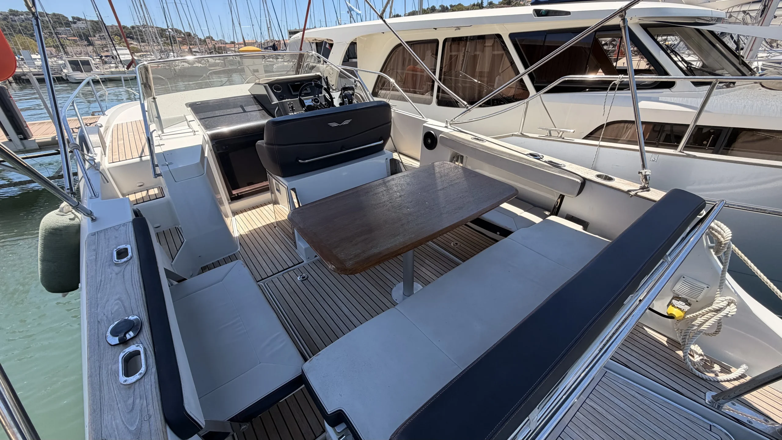 bateau-beneteau-flyer-8-8-sundeck-occasion_8