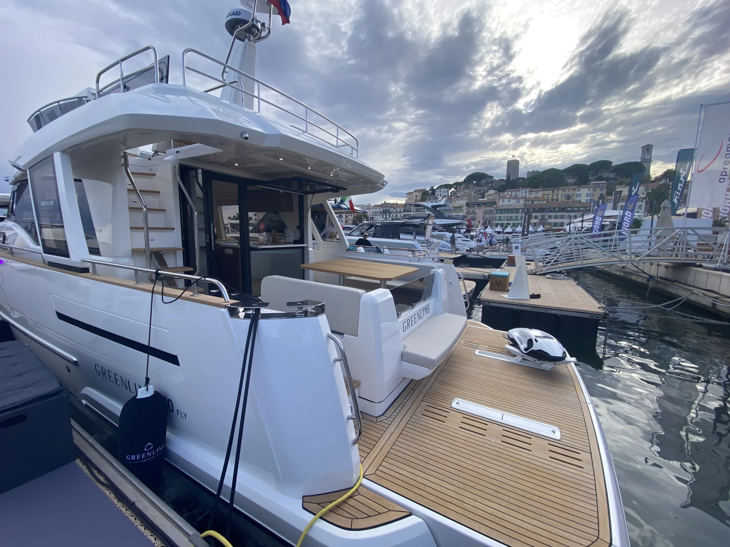 VEDETTE GREENLINE 50 FLY 33