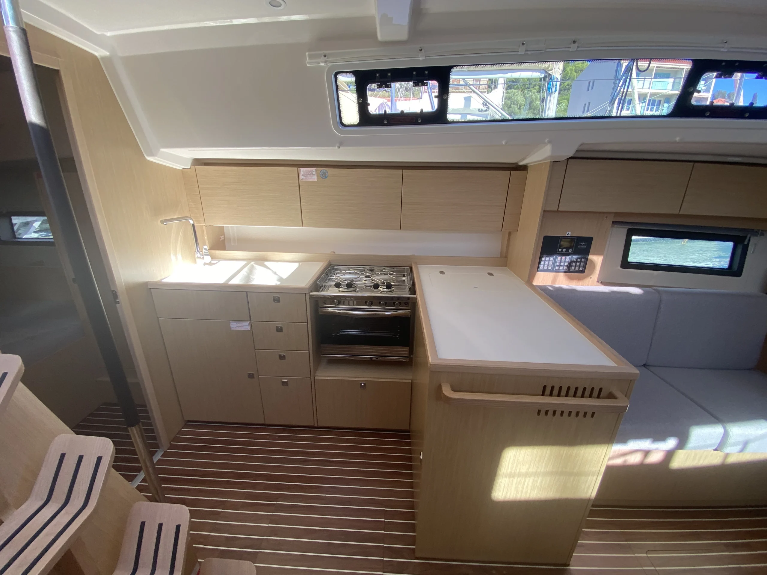 VOILIER BAVARIA C38 STOCK 2026 13