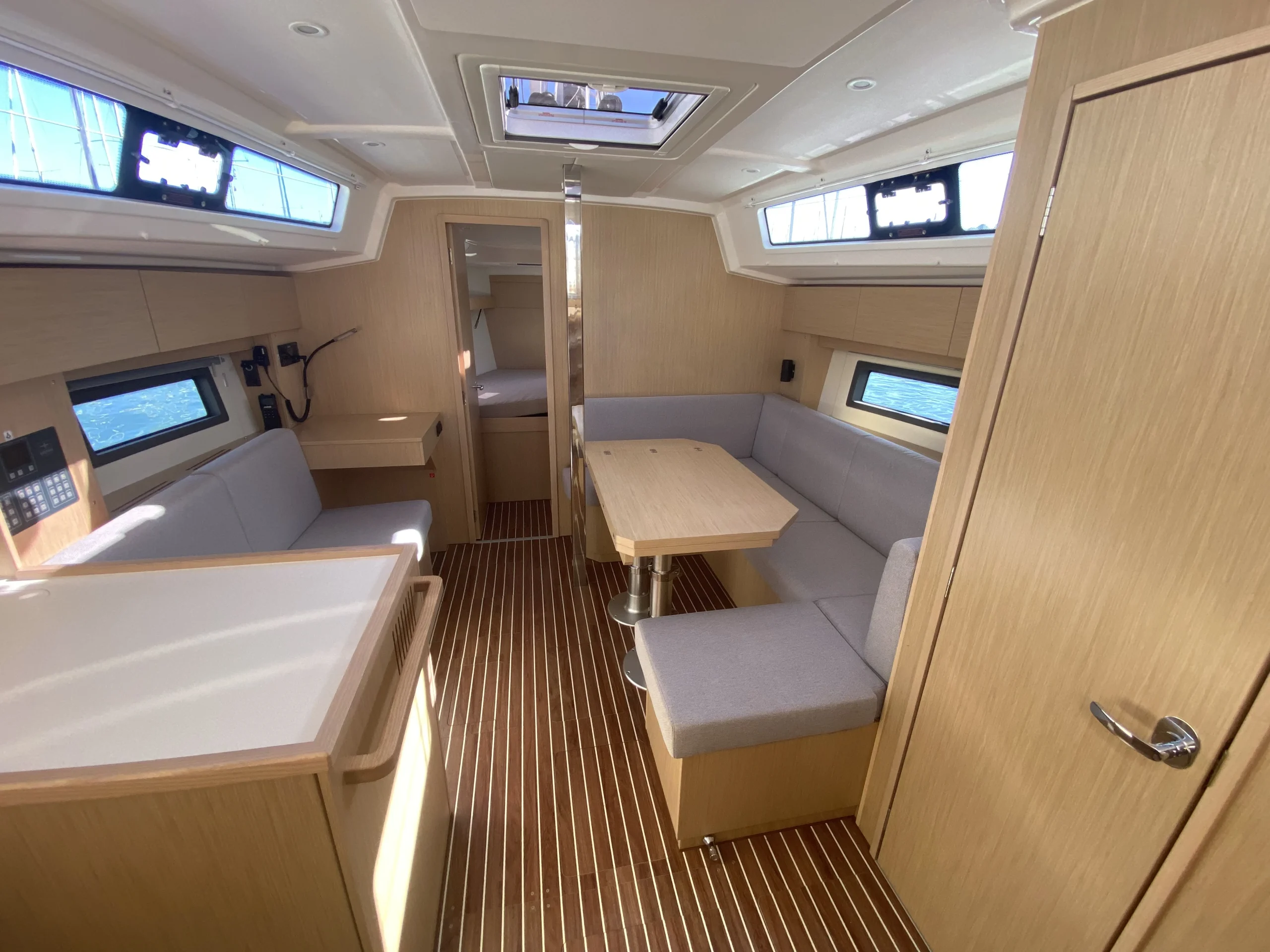 VOILIER BAVARIA C38 STOCK 2026 15