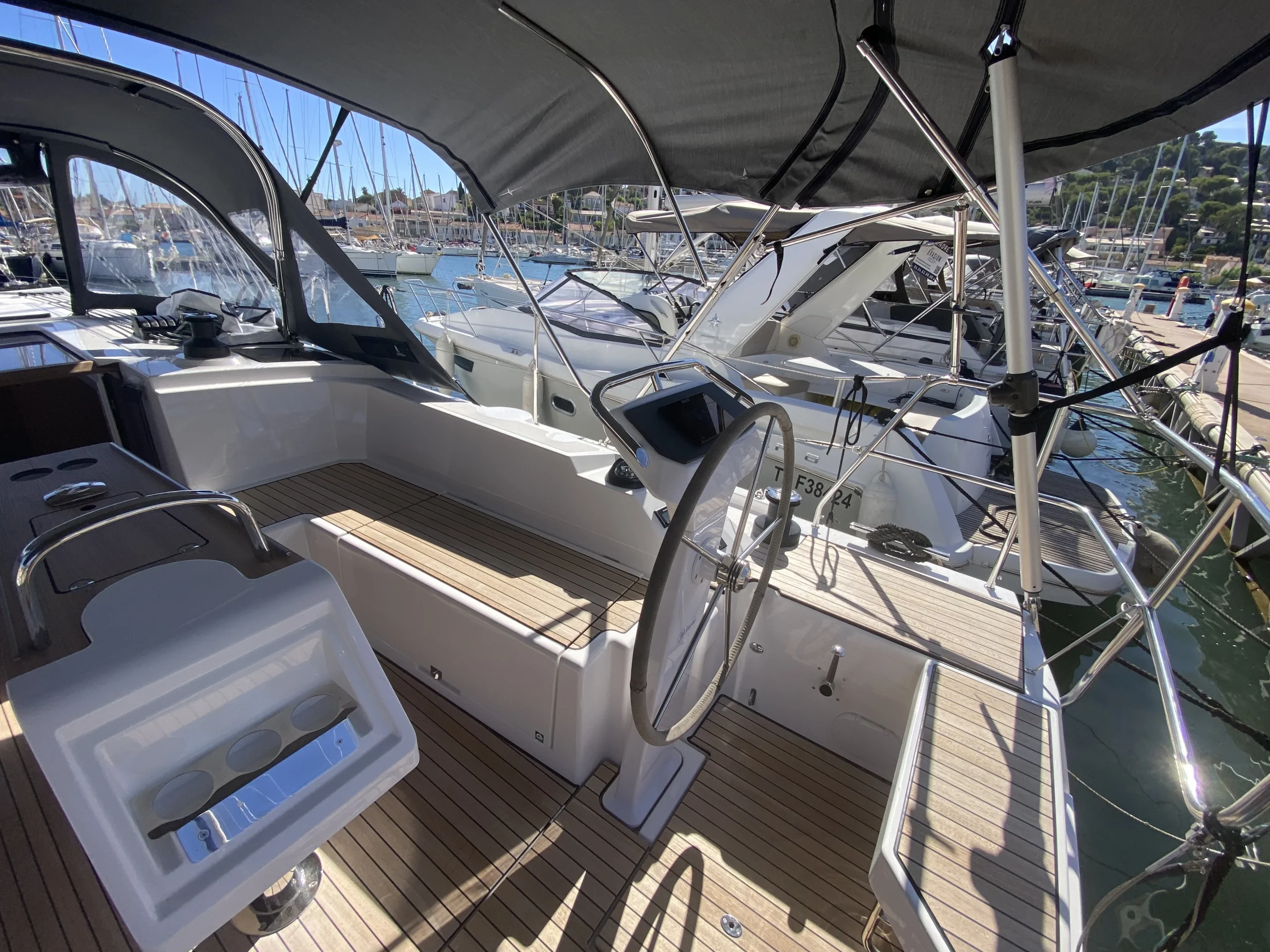 VOILIER BAVARIA C38 STOCK 2026 23