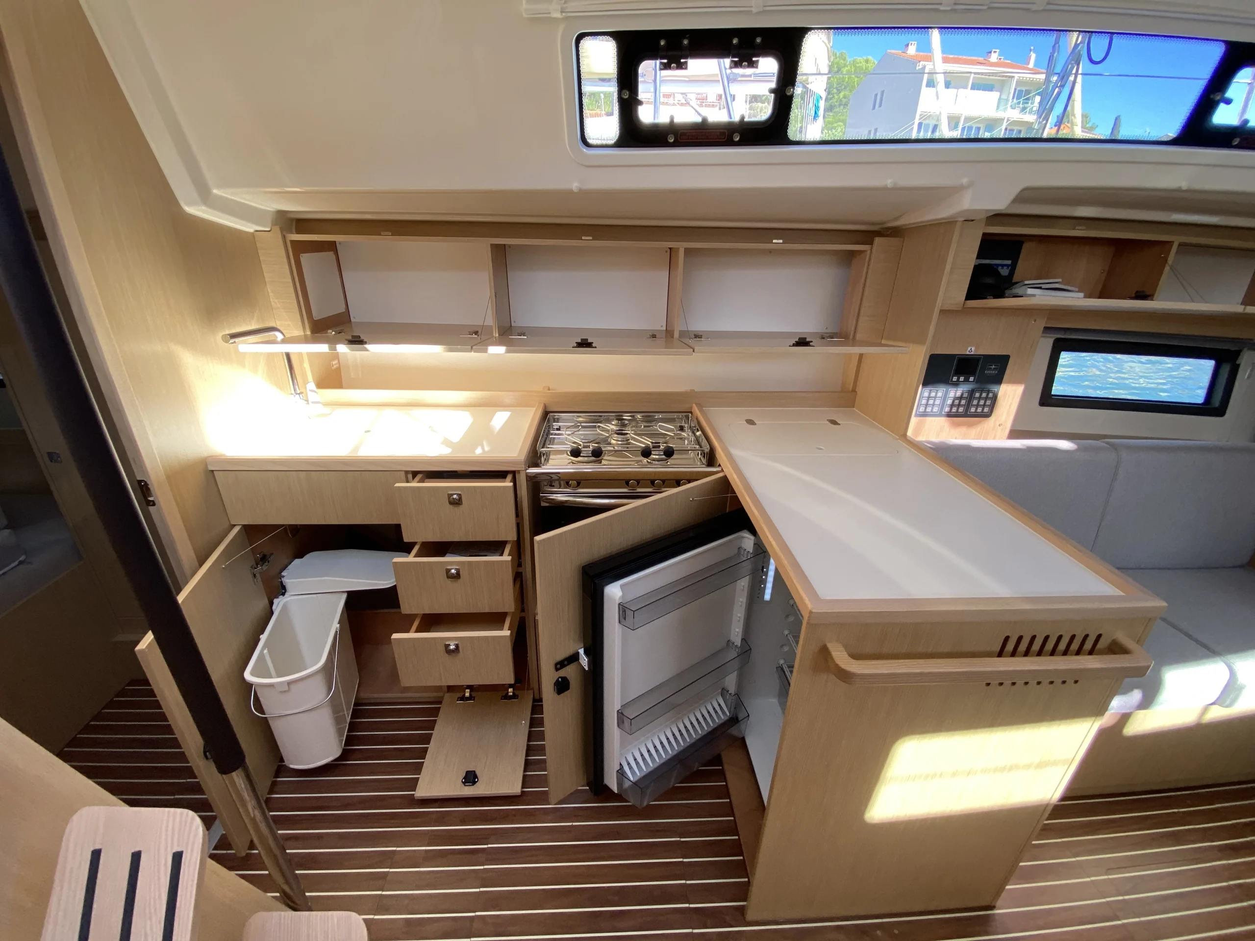 VOILIER BAVARIA C38 STOCK 2026 4
