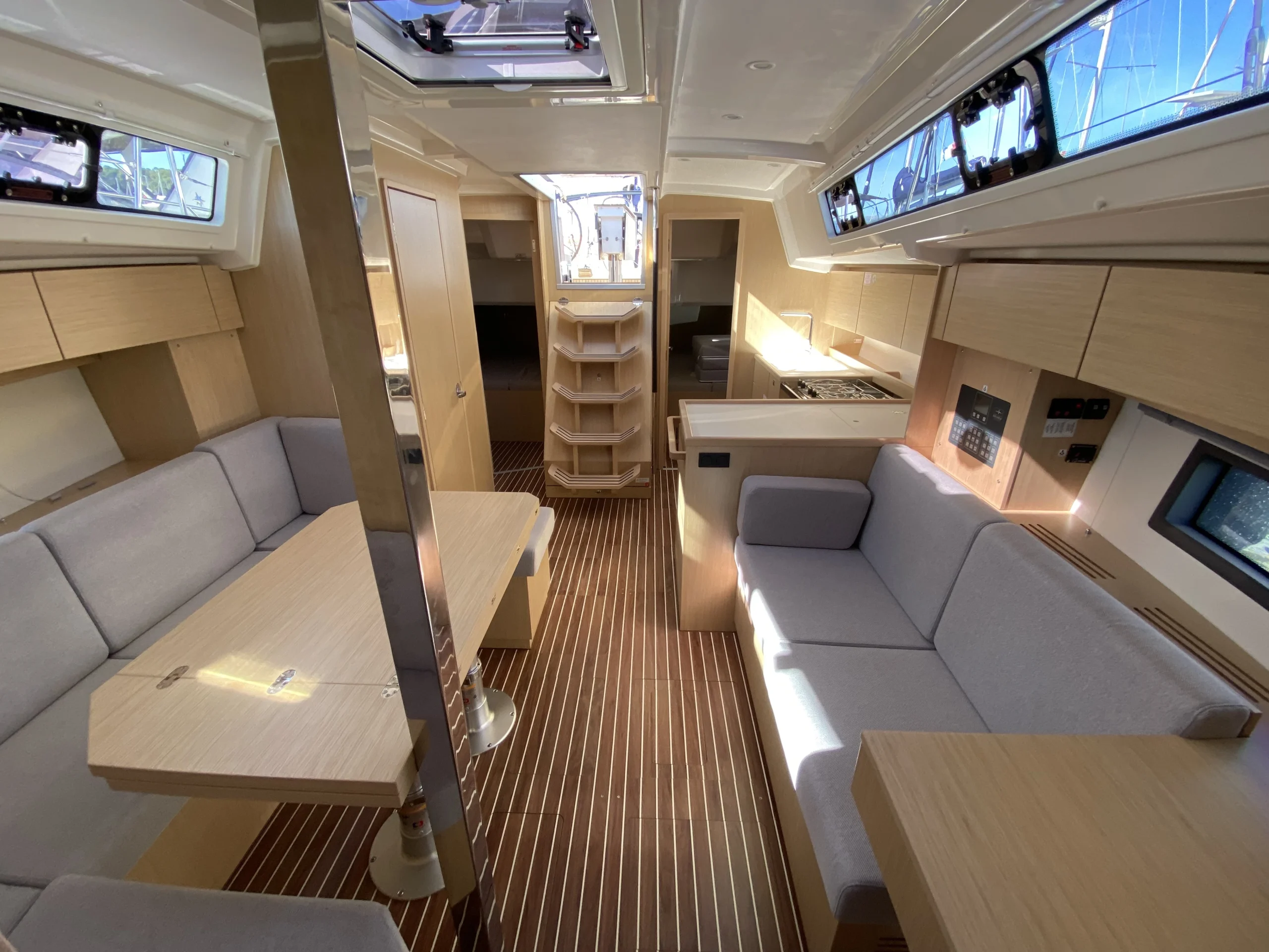 VOILIER BAVARIA C38 STOCK 2026 5