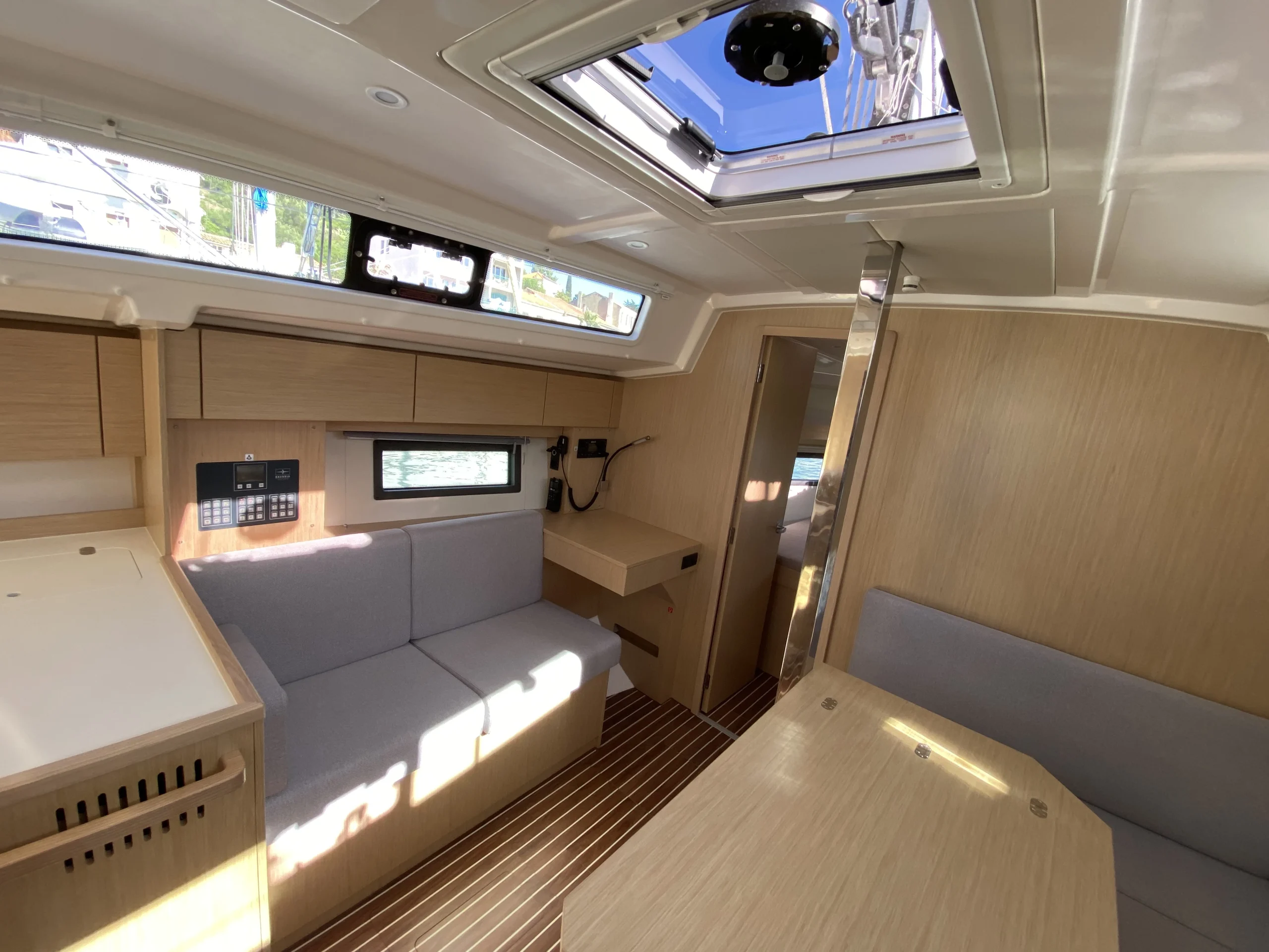 VOILIER BAVARIA C38 STOCK 2026 7