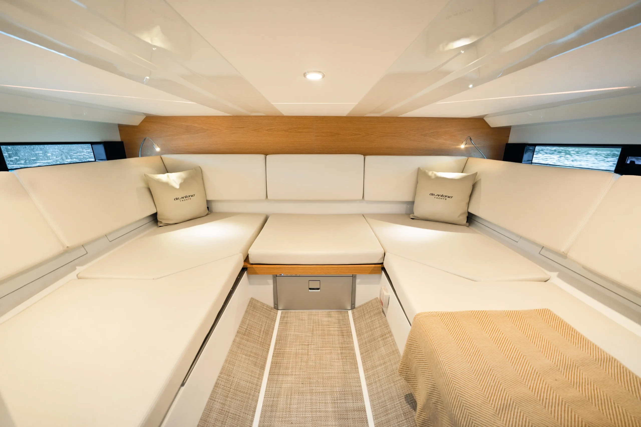 day cruiser de antonio d36 cabin méditerranée 4